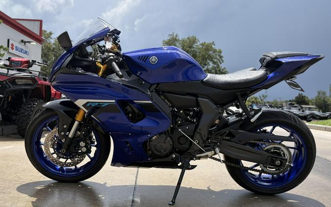 2025 Yamaha YZFR7