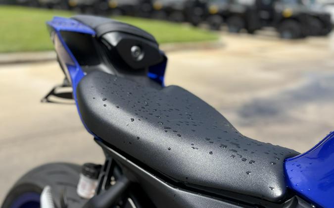 2025 Yamaha YZFR7