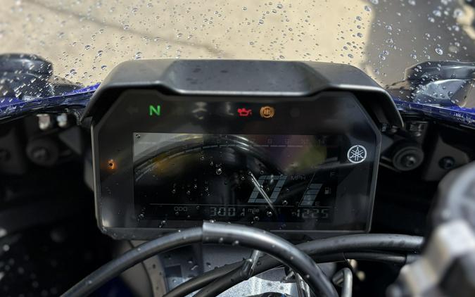 2025 Yamaha YZFR7