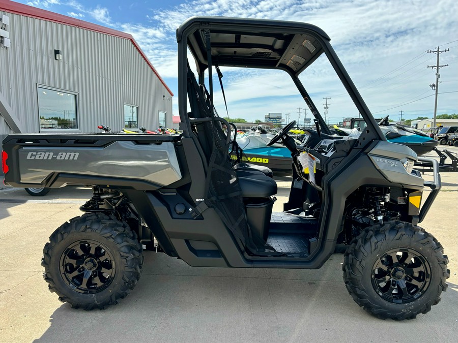 2024 Can-Am™ Defender XT HD10