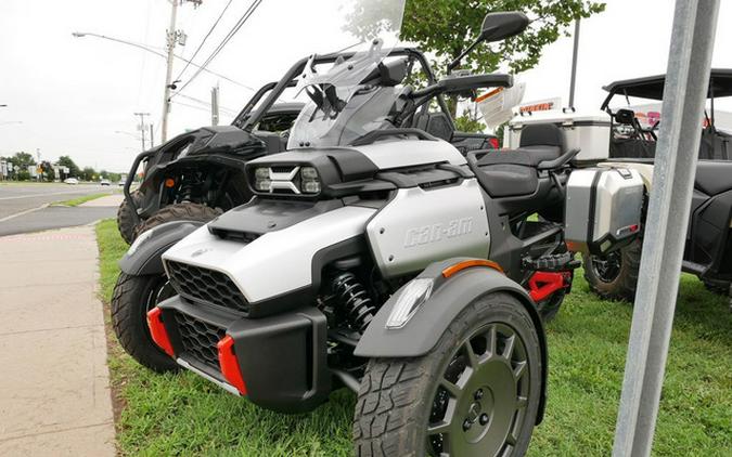 2025 Can-Am Canyon? XT
