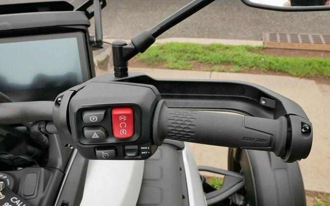 2025 Can-Am Canyon? XT