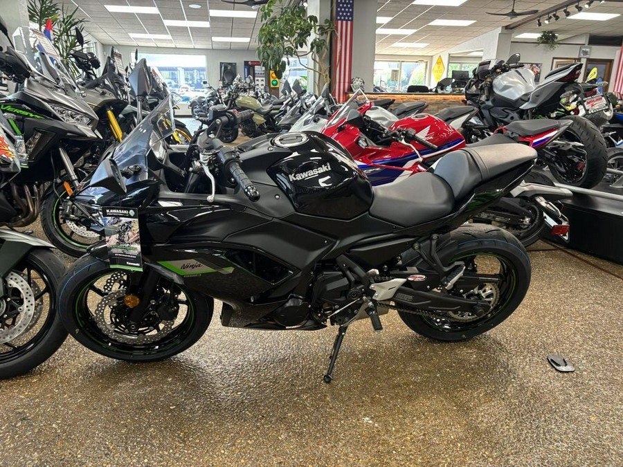 2025 Kawasaki Ninja® 650 Base