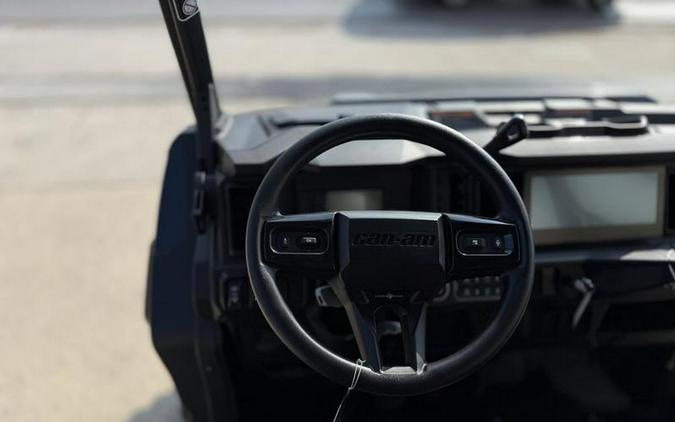 2026 Can-Am® Defender MAX LONE STAR HD11