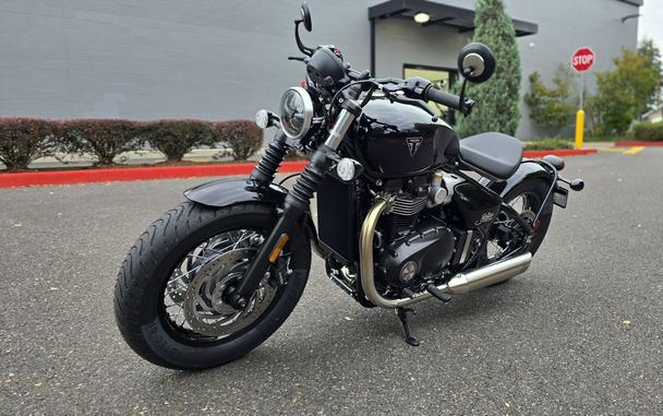 2026 Triumph BONNEVILLE BOBBER