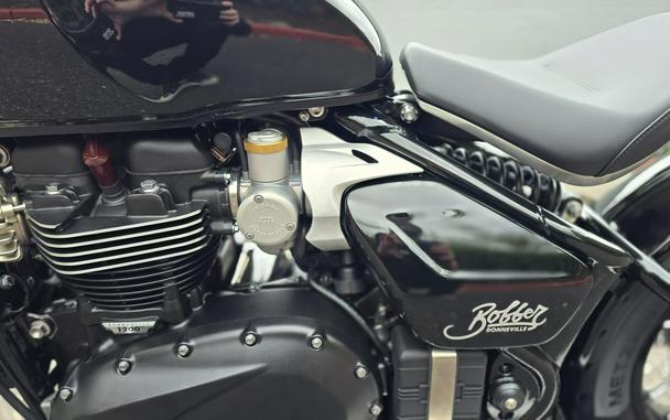 2026 Triumph BONNEVILLE BOBBER