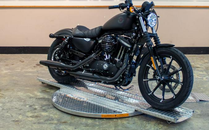 2022 Harley-Davidson Iron 883 Review [Air-Cooled Sportster]