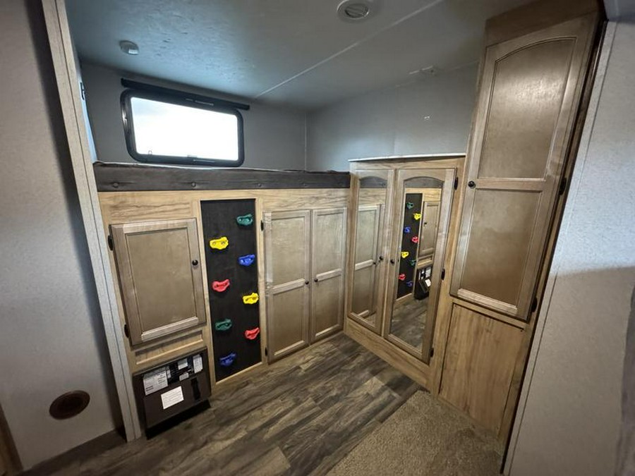 2019 Coachmen Freedom Express Liberty Edition 320BHDSLE