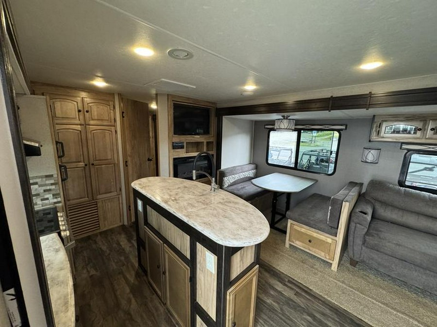 2019 Coachmen Freedom Express Liberty Edition 320BHDSLE