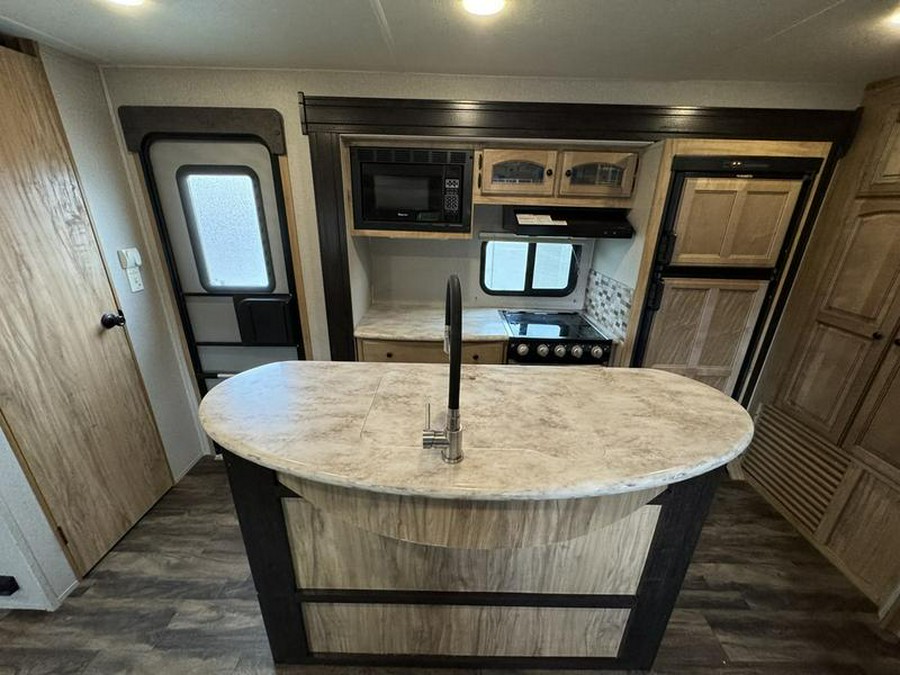 2019 Coachmen Freedom Express Liberty Edition 320BHDSLE