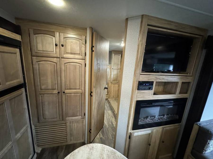 2019 Coachmen Freedom Express Liberty Edition 320BHDSLE