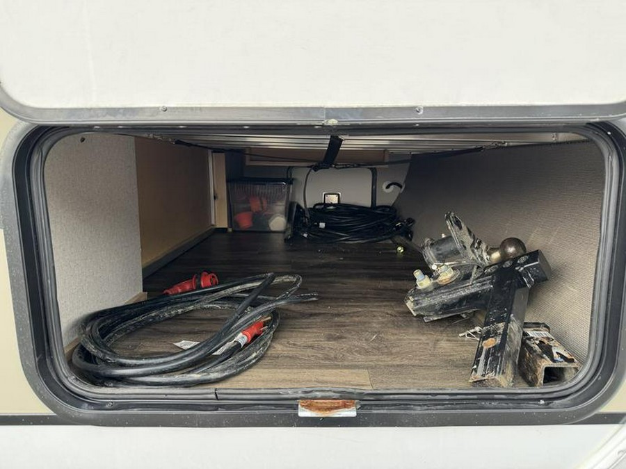 2019 Coachmen Freedom Express Liberty Edition 320BHDSLE