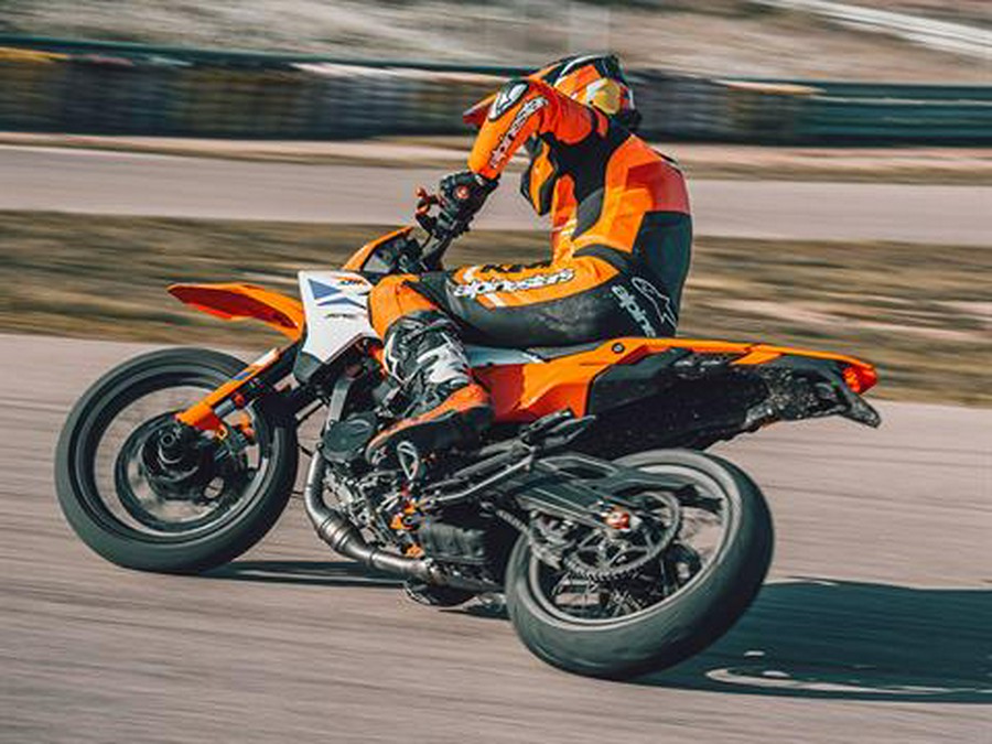 2025 KTM 390 SMC R