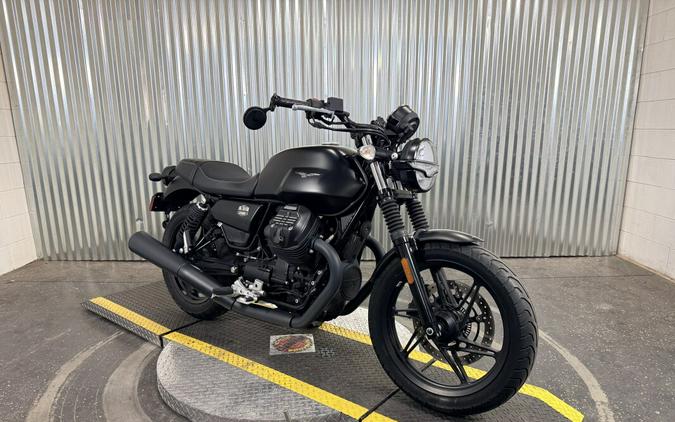 2022 Moto Guzzi V7 Stone E5