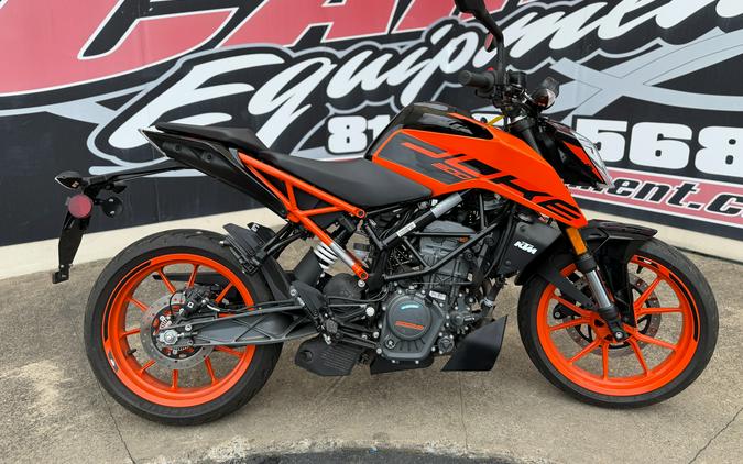 2023 KTM 200 Duke