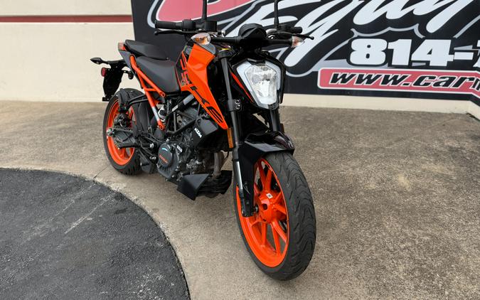 2023 KTM 200 Duke