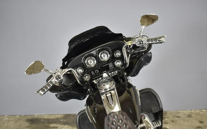 2006 Harley-Davidson Screamin’ Eagle Ultra Classic Electra Glide FLHTCUSE