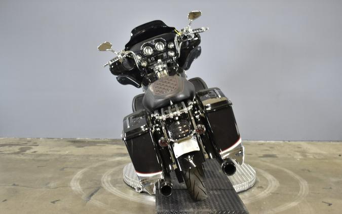 2006 Harley-Davidson Screamin’ Eagle Ultra Classic Electra Glide FLHTCUSE