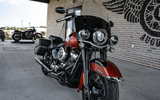 2025 Harley-Davidson® FLHC - Heritage Classic