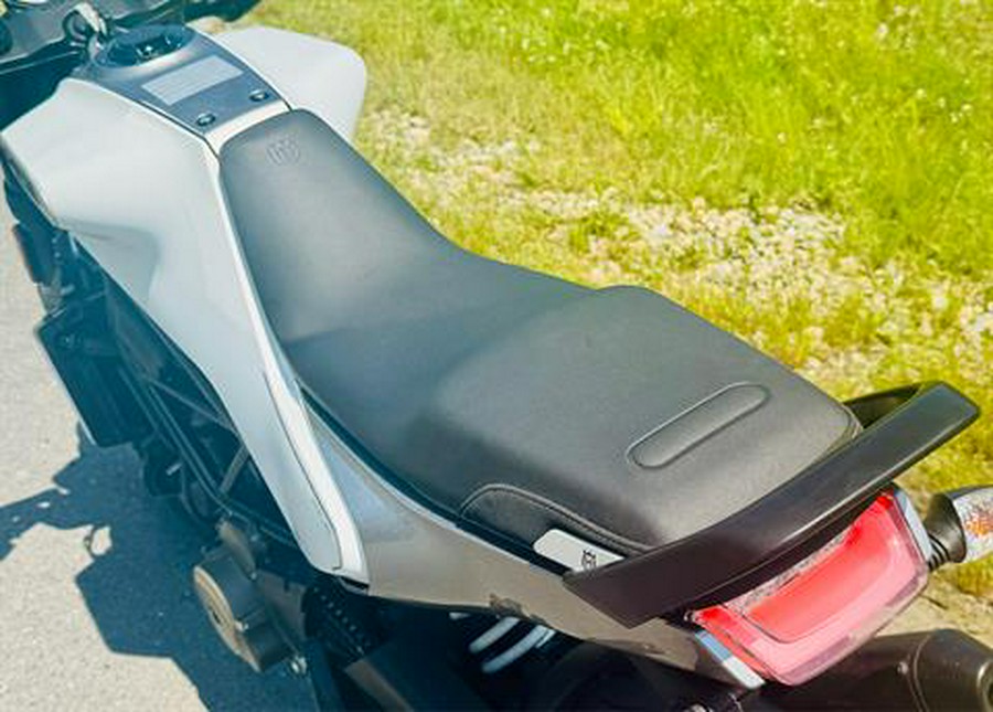 2022 Husqvarna Svartpilen 401