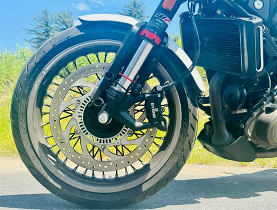 2022 Husqvarna Svartpilen 401