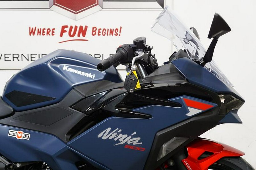 2026 Kawasaki Ninja® 500 ABS Metallic Matte Twilight Blue