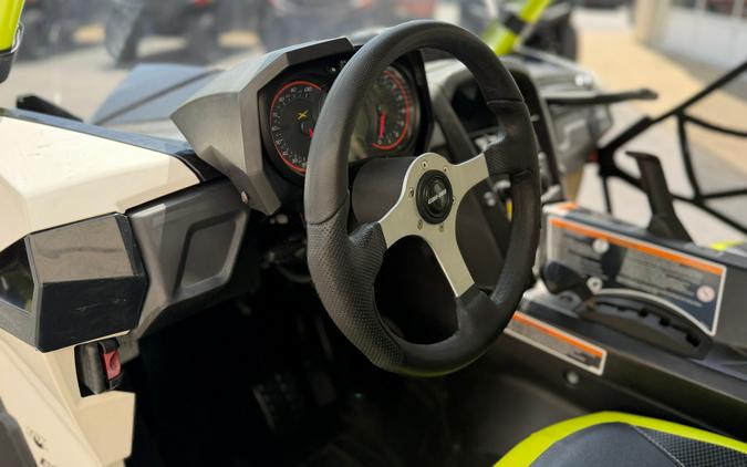 2015 Can-Am Maverick™ Max X® ds 1000R