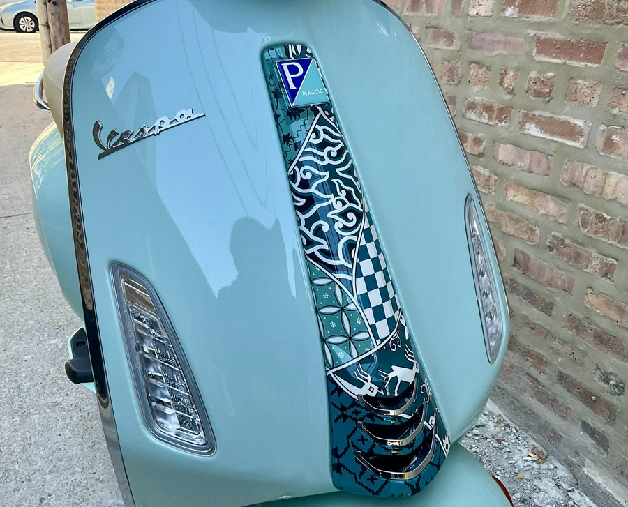 2025 Vespa Primavera 150 Batik