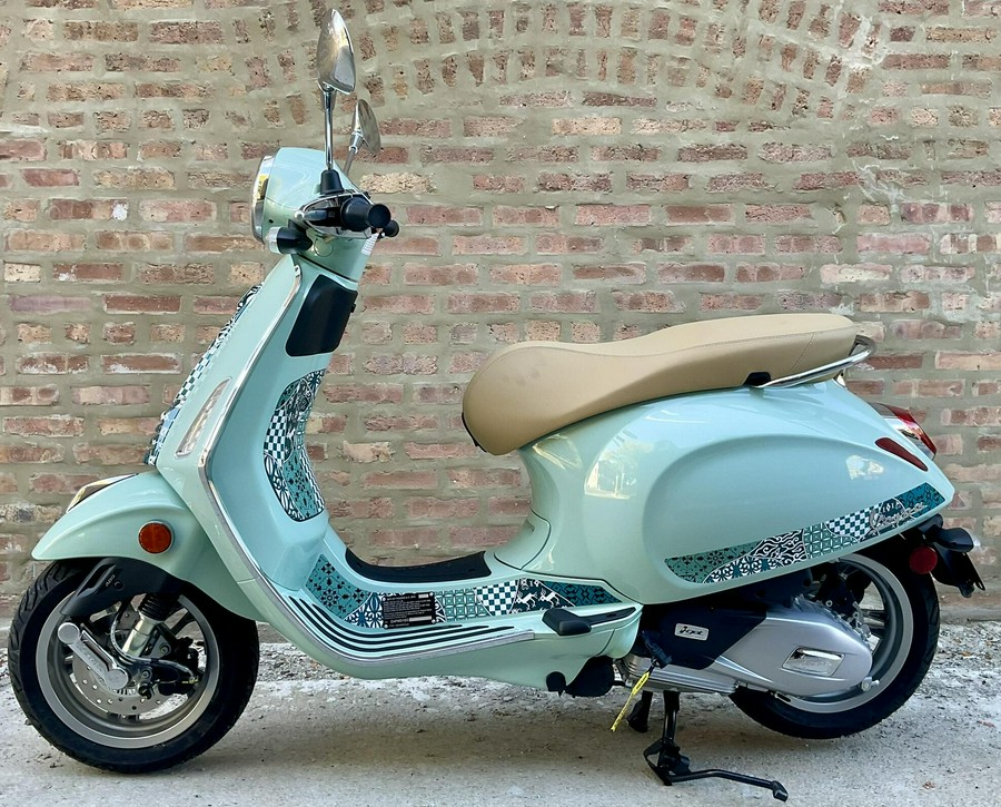 2025 Vespa Primavera 150 Batik