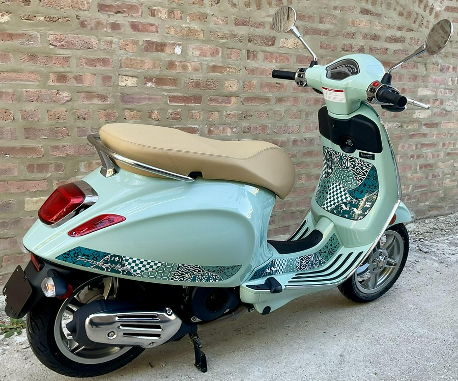 2025 Vespa Primavera 150 Batik