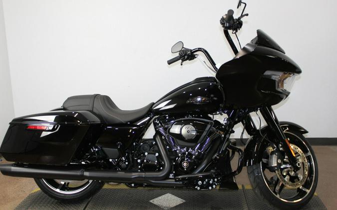 2025 Harley-Davidson® Road Glide® Vivid Black
