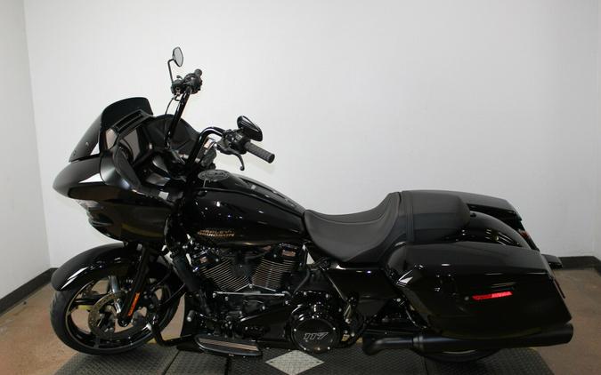 2025 Harley-Davidson® Road Glide® Vivid Black