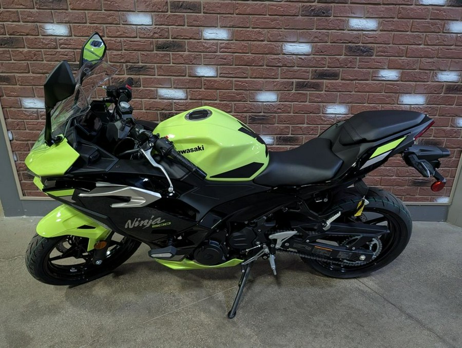 2026 Kawasaki Ninja® 500 SE ABS