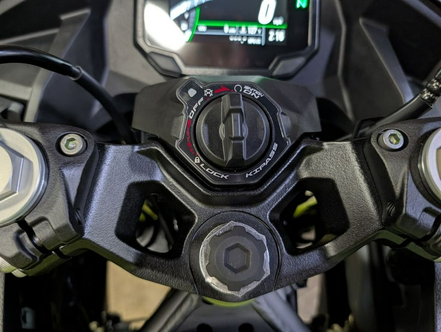 2026 Kawasaki Ninja® 500 SE ABS