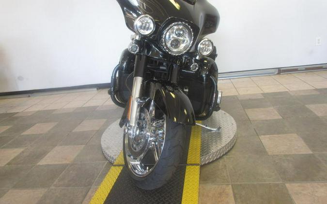 2015 Harley-Davidson® FLHXSE - CVO™ Street Glide®
