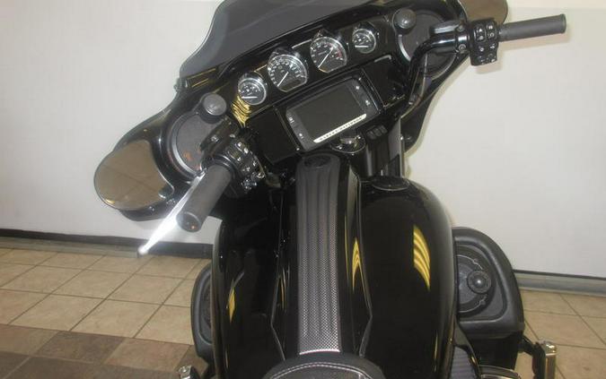 2015 Harley-Davidson® FLHXSE - CVO™ Street Glide®