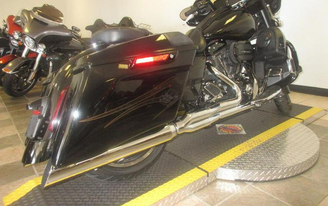 2015 Harley-Davidson® FLHXSE - CVO™ Street Glide®