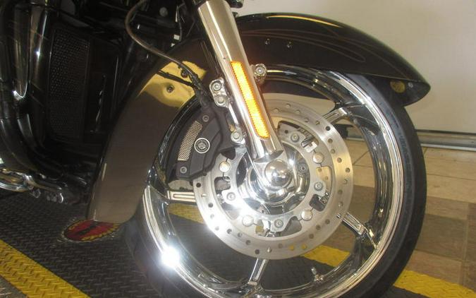 2015 Harley-Davidson® FLHXSE - CVO™ Street Glide®