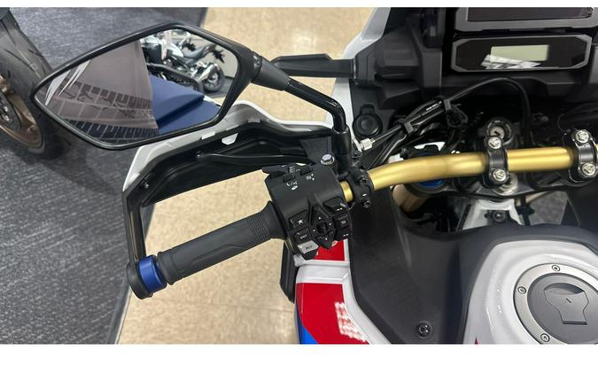 2025 CRF1100L4D - Honda