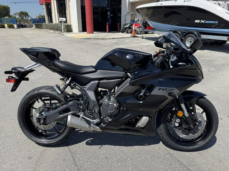 2025 Yamaha YZF-R7
