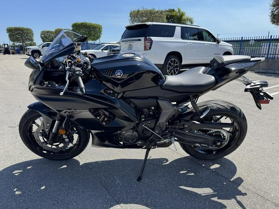 2025 Yamaha YZF-R7