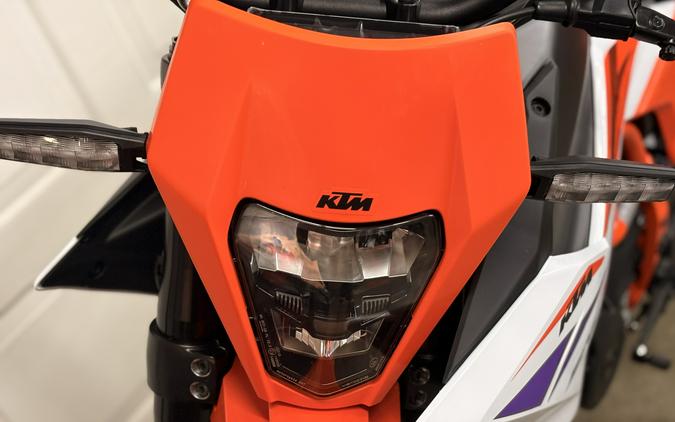 2026 KTM 390 SMC R