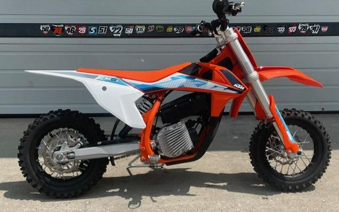 2023 KTM SX-E 3 First Look [Just In Time For Christmas]