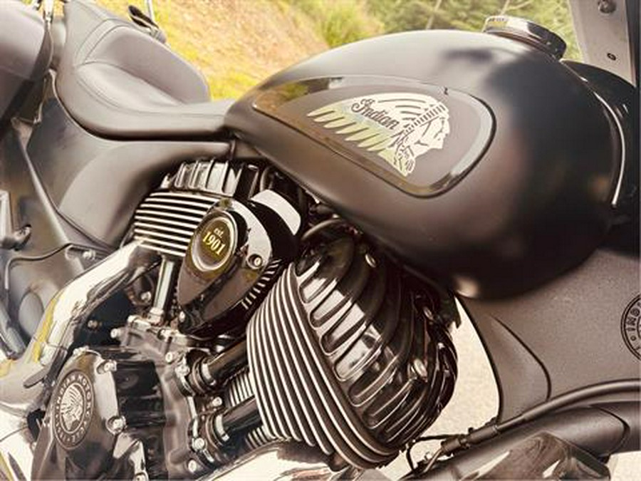 2022 Indian Motorcycle Chieftain® Dark Horse®