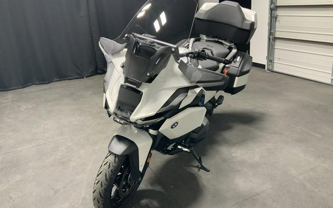2026 BMW R 1300 RT Alpine White 3