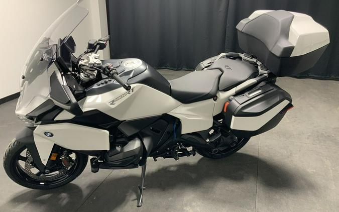 2026 BMW R 1300 RT Alpine White 3