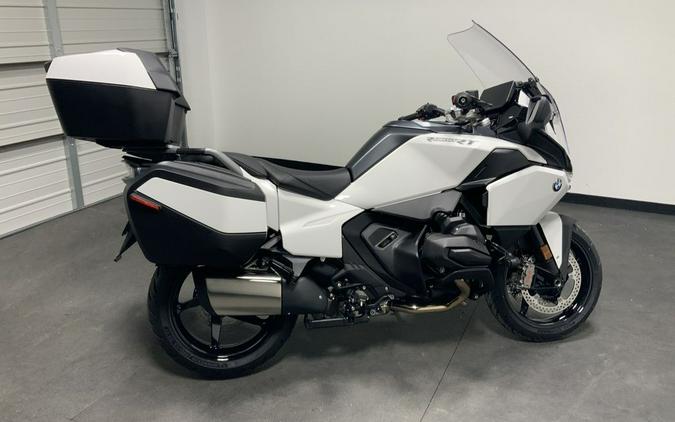 2026 BMW R 1300 RT Alpine White 3