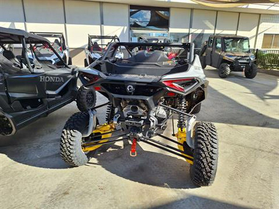 2024 Can-Am Maverick R 999T DCT