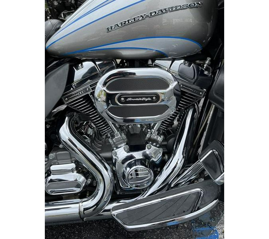 2016 Harley-Davidson® FLTRUSE - CVO™ Road Glide Ultra®