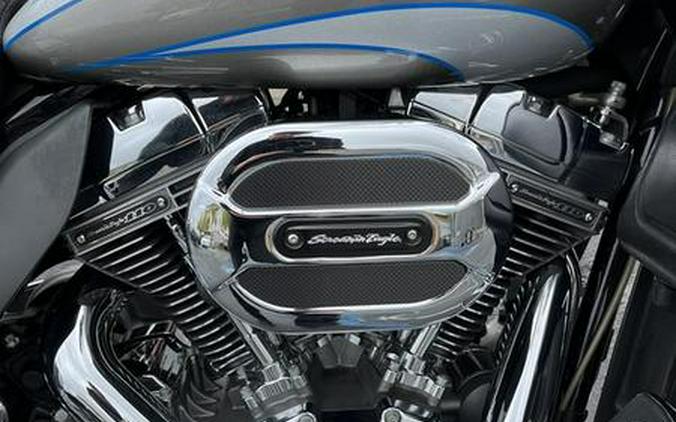 2016 Harley-Davidson® FLTRUSE - CVO™ Road Glide Ultra®